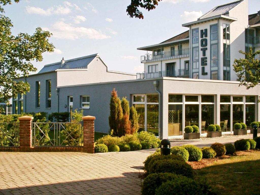 Hotel Till-Moyland Garni Bagian luar foto