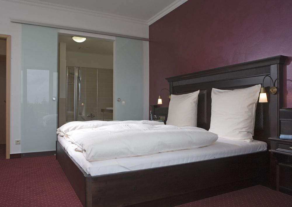 Hotel Till-Moyland Garni Bagian luar foto