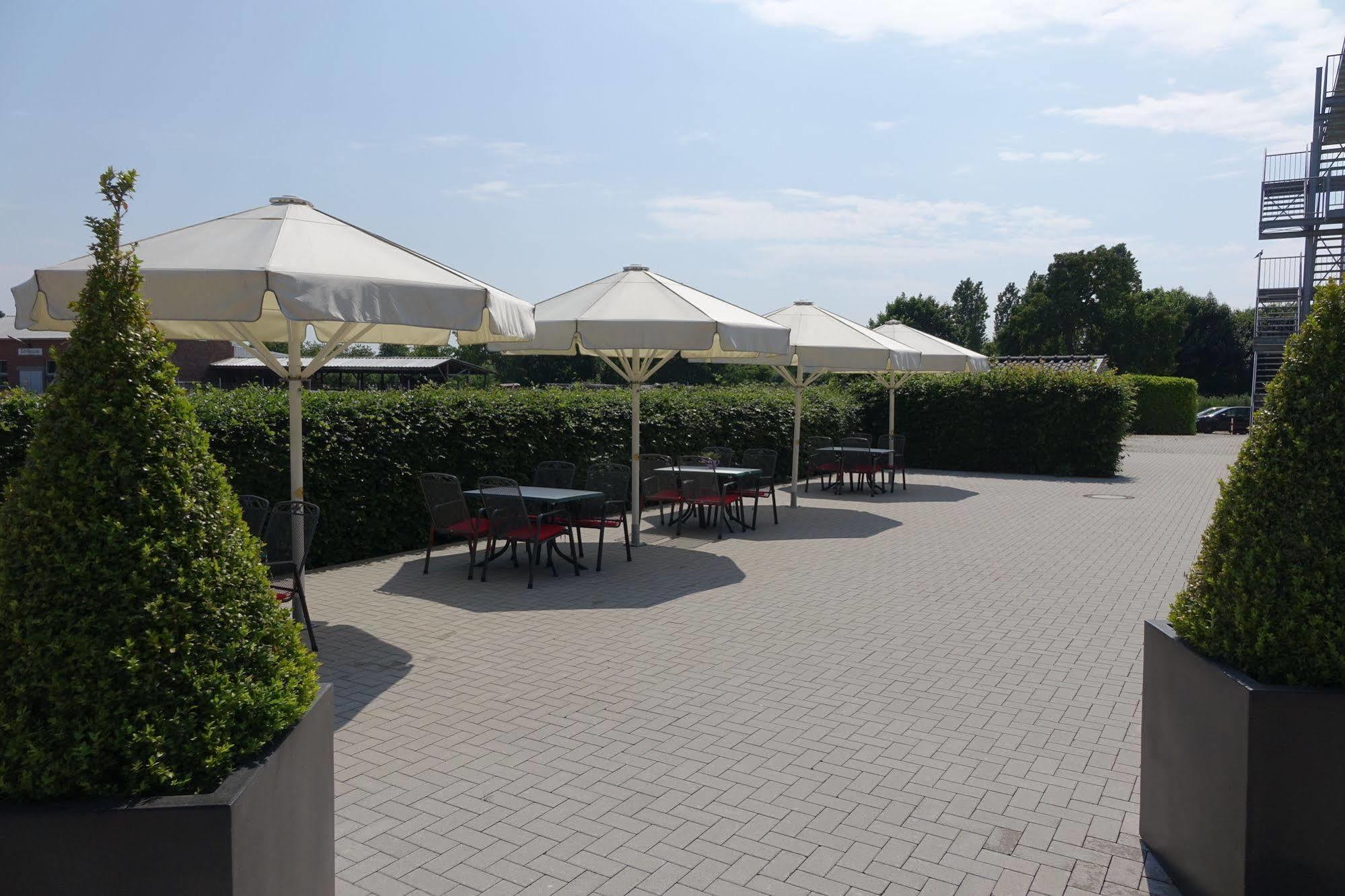 Hotel Till-Moyland Garni Bagian luar foto